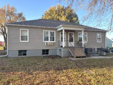 Main picture of 704 Hickory St