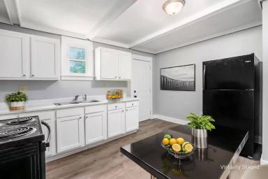 Main picture of 1313-1315 E 17th Ave