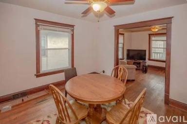 Main picture of 1127 Pleasant St
