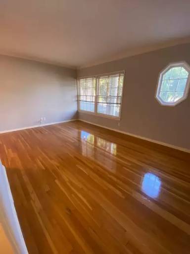 Main picture of 10334 Riverside Dr