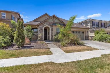 Main picture of 2788 Garrett Pl