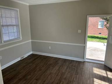 Main picture of 733 Marlee Dr