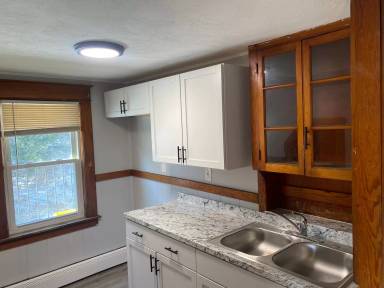 Main picture of 96 W Bow St