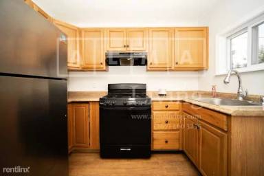 Main picture of 1235 W Huntingdon St