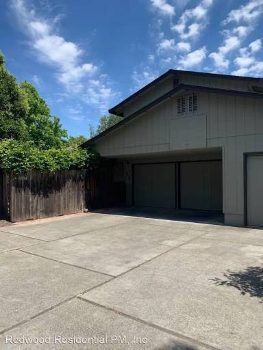 Main picture of 1824 Mission Blvd