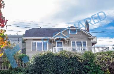 Main picture of 1939 1/2 10th Ave E