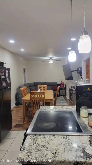 Main picture of 25 Elm St