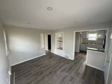 Main picture of 18599 Kingsville St