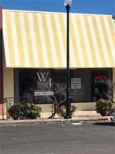 Main picture of 322 E Railroad Ave