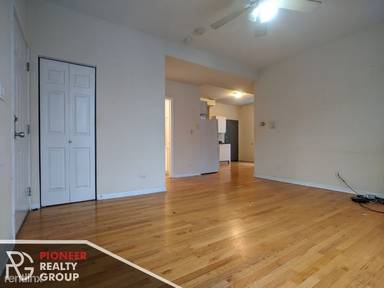 Main picture of 1022 N Damen Ave