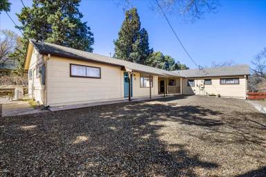 Main picture of 123 S Washington Ave
