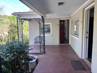 Main picture of 638 Ivy Hl