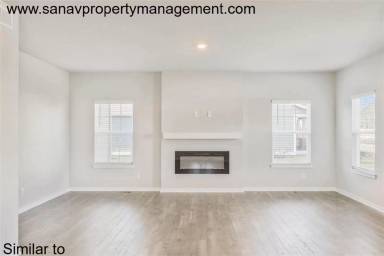 Main picture of 2404 SW Plaza Pkwy