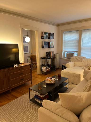 Main picture of 1436-40 W Thorndale Ave Apartments