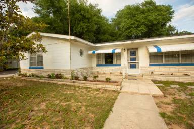 Main picture of 208 Jean St