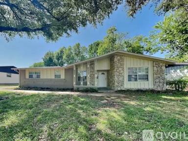 Main picture of 722 Westover Dr