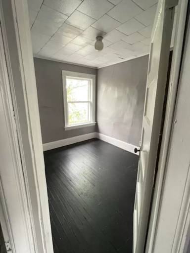 Main picture of 32 Diringer Pl