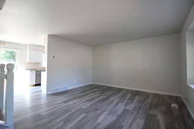 Main picture of 1617 E Pitkin St