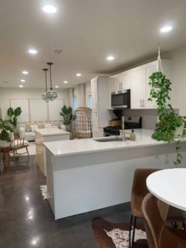 Main picture of 1211 Cottonwood Ct
