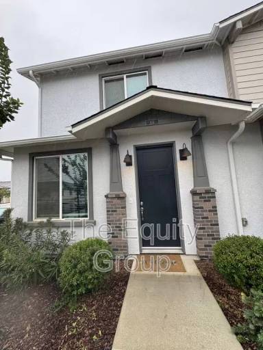 Main picture of 410 S Summit St