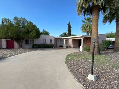 Main picture of 8950 E 25th St