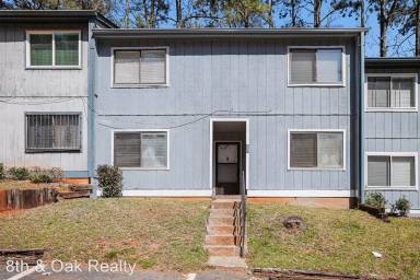 Main picture of 963 Pine Hollow Rd