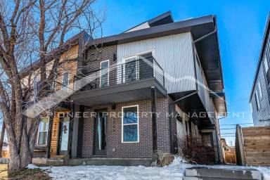 Main picture of 4305 Kalamath St