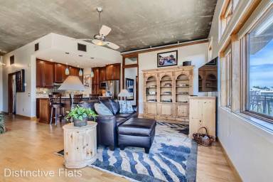 Main picture of 1925 W 32nd Ave