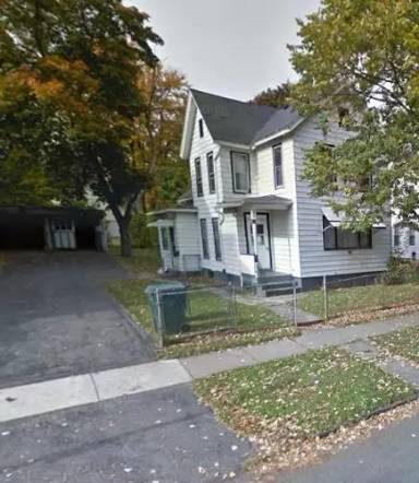 Main picture of 43 Tacoma St