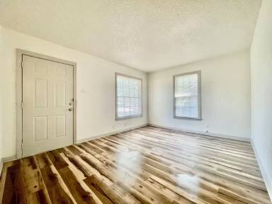 Main picture of 619 Barbara Dr