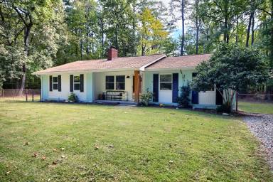 Main picture of 764 Lovers Ln