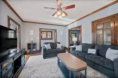 Main picture of 601 Prytania Ave