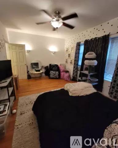 Main picture of 685 W Wrightwood Ave
