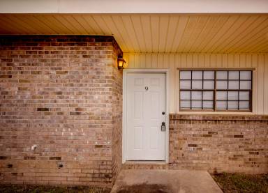 Main picture of 200 Plaza Dr