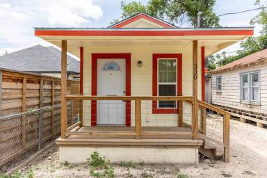 Main picture of 330 Gem Ln