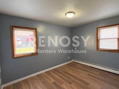 Main picture of 5749 33rd Ave S