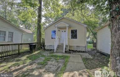 Main picture of 8820 Erie Ave