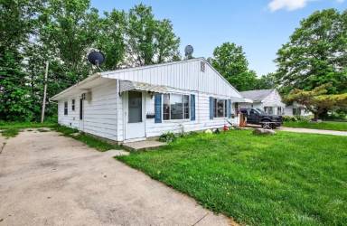 Main picture of 2742 Packard Dr