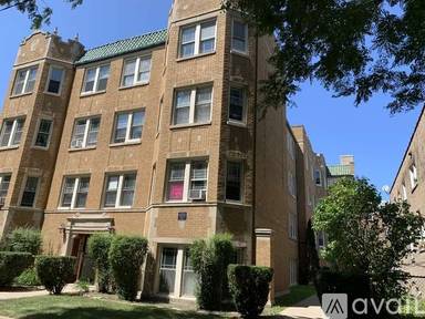 Main picture of 2722 W Farragut Ave