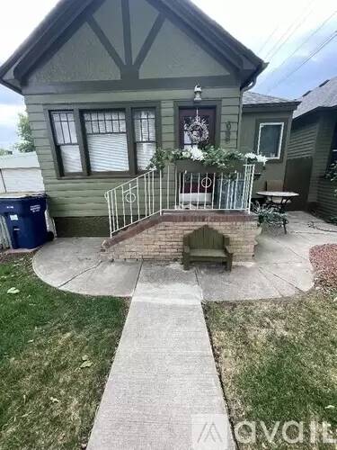 Main picture of 902 5th Ave S