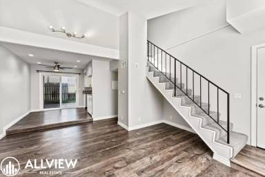 Main picture of 2680 Santa Ana Ave