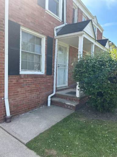 Main picture of 3381 Colwyn Rd
