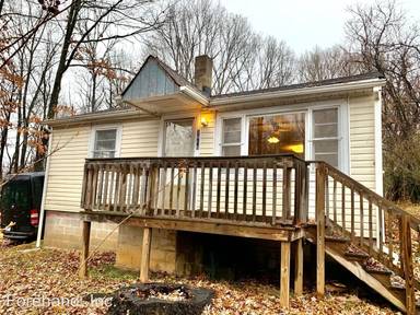 Main picture of 2916 Carroll Ave