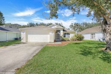Main picture of 9261 Middle Oak Dr