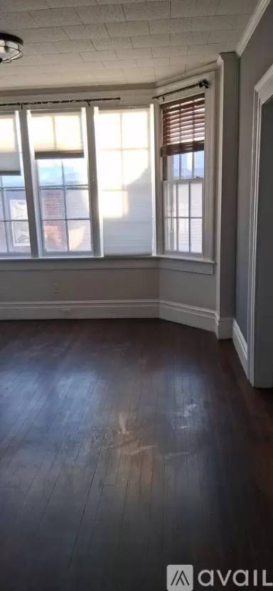 Main picture of 204 Main St