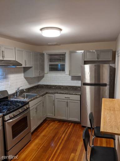 Main picture of 18 Hichborn St