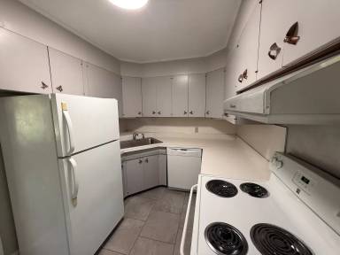 Main picture of 2739 E 3rd St