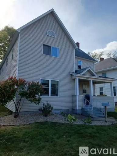 Main picture of 1014 Oxford Ave