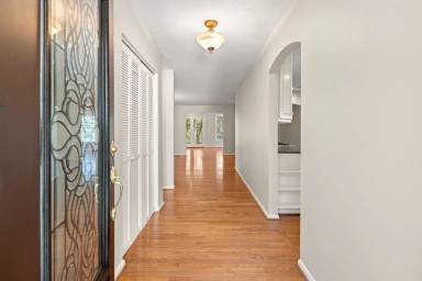 Main picture of 119 W Chippendale Dr