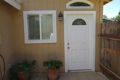 Main picture of 870 Southland St